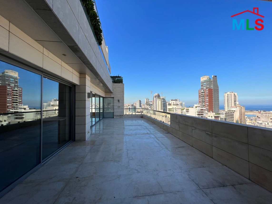 Deluxe Apartment With Terrace for Sale in Achrafieh - Tabaris