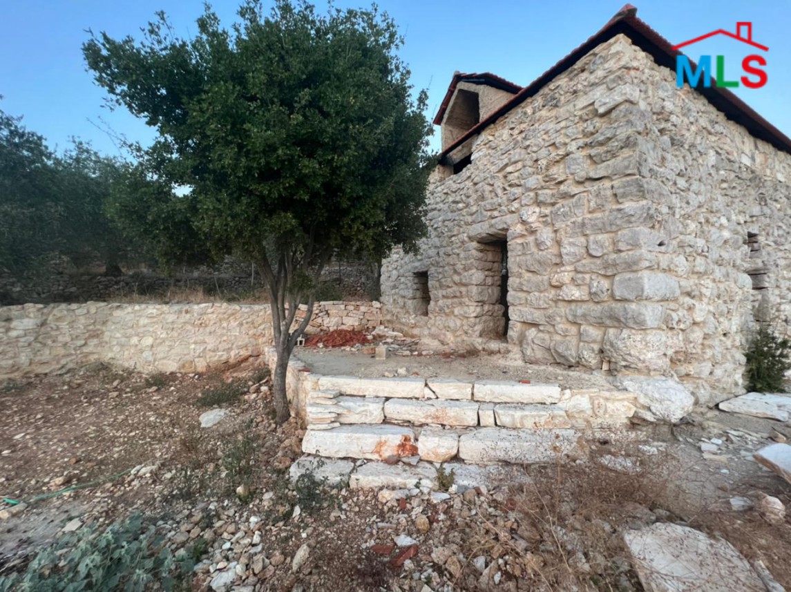 Old House For Sale in Chabtine, Batroun