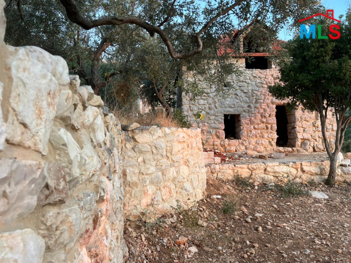 Old House For Sale in Chabtine, Batroun