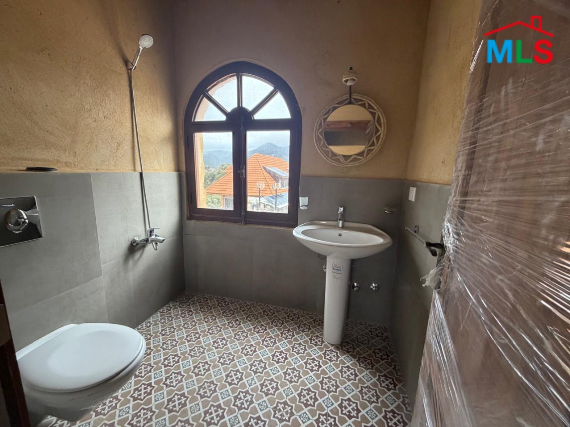 Individual House For Sale in Assia, Batroun