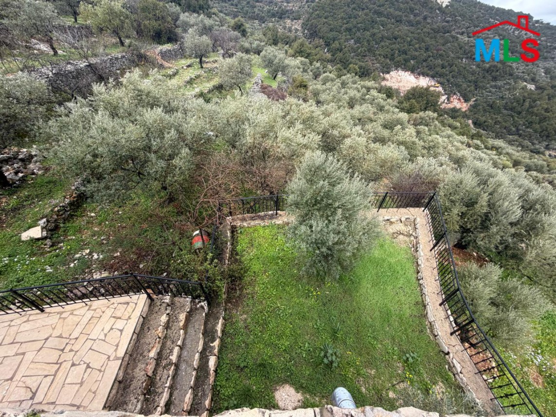 Individual House For Sale in Assia, Batroun