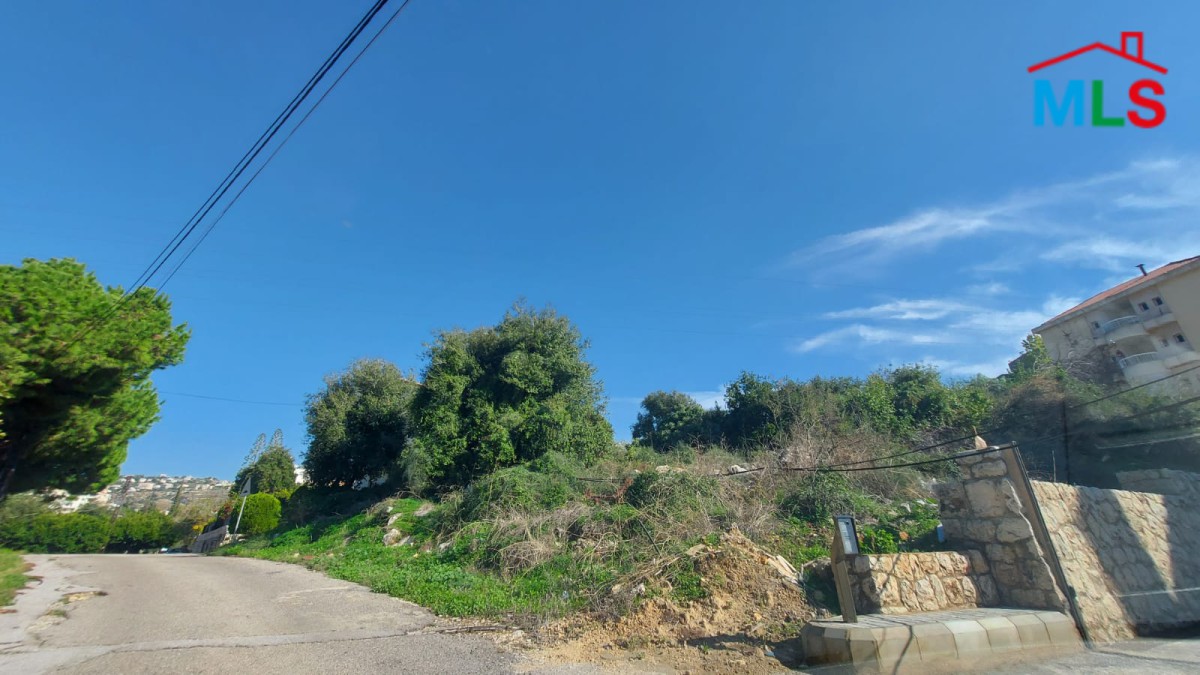 Land for Sale in A Prime Location in Hboub