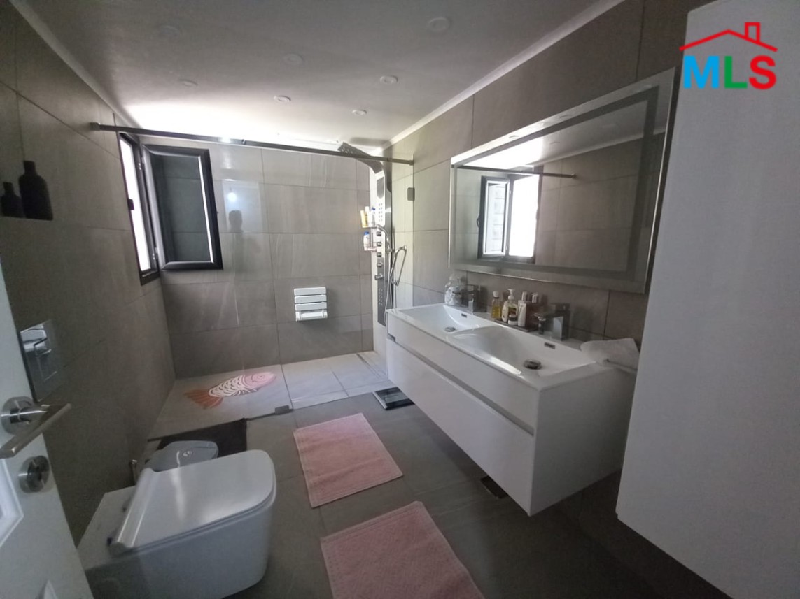 High-End Apartment For Sale in Chnaniir
