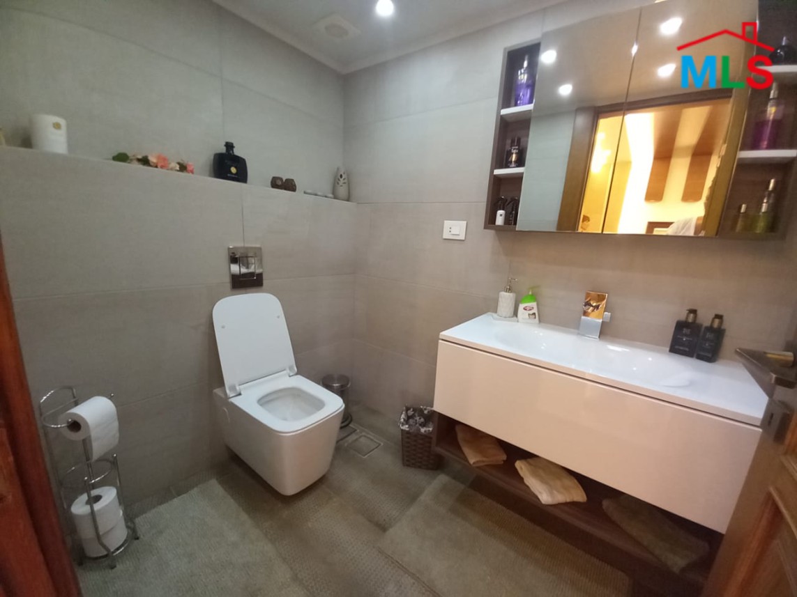 High-End Apartment For Sale in Chnaniir