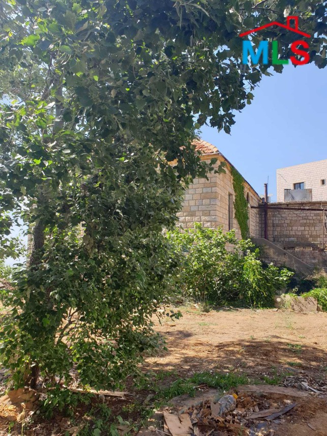 Land With Traditional House for Sale in Dhour Choueir