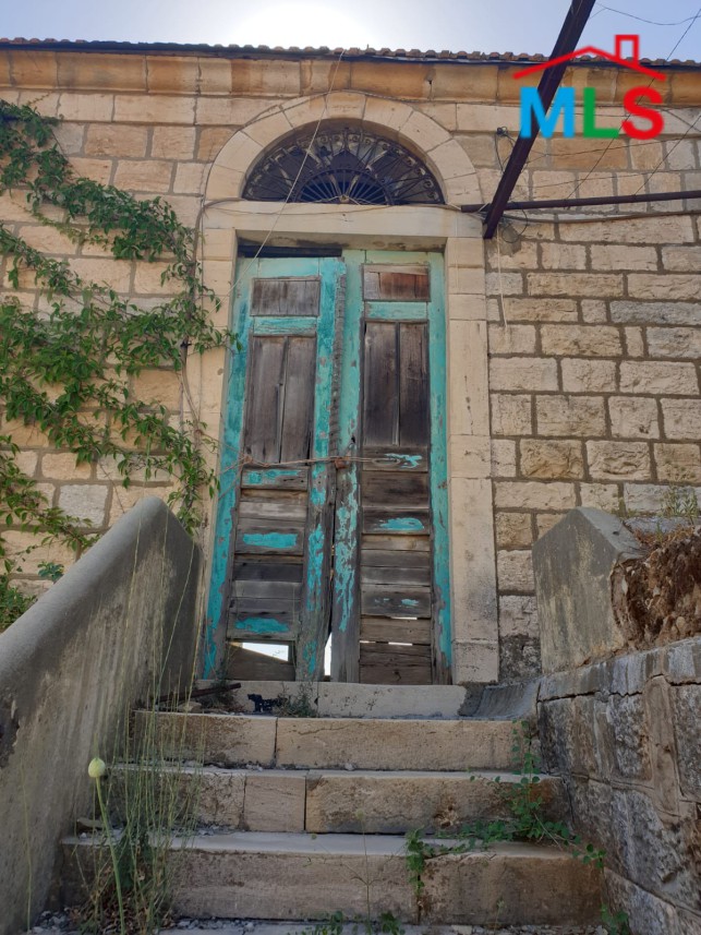Land With Traditional House for Sale in Dhour Choueir