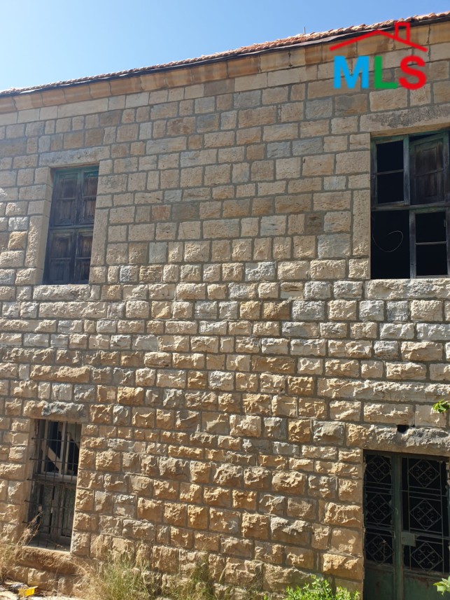 Land With Traditional House for Sale in Dhour Choueir