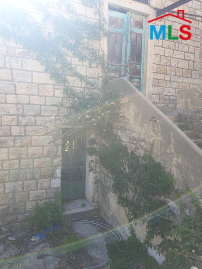 Land With Traditional House for Sale in Dhour Choueir