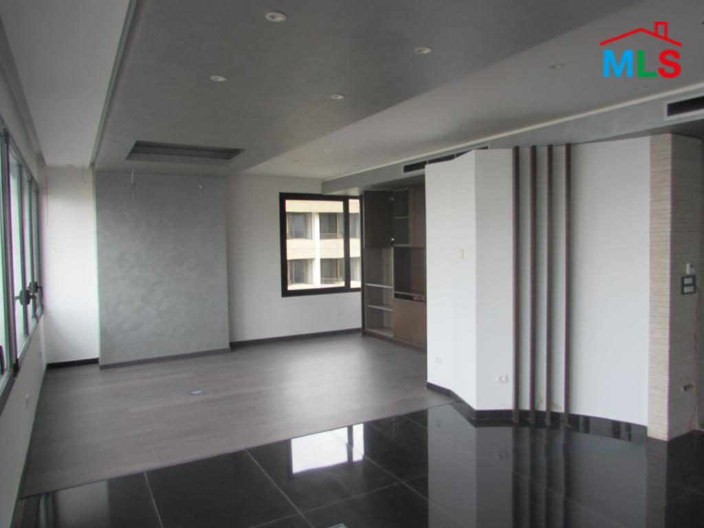 Newly Decorated Office for Sale in Zalka