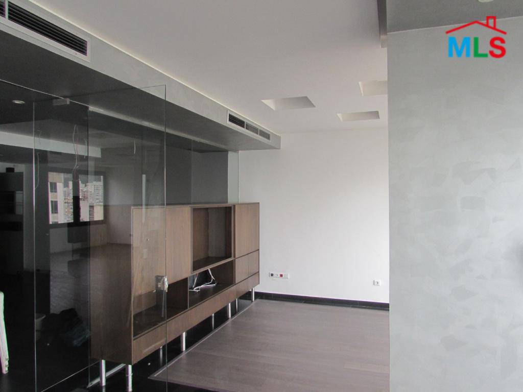 Newly Decorated Office for Sale in Zalka