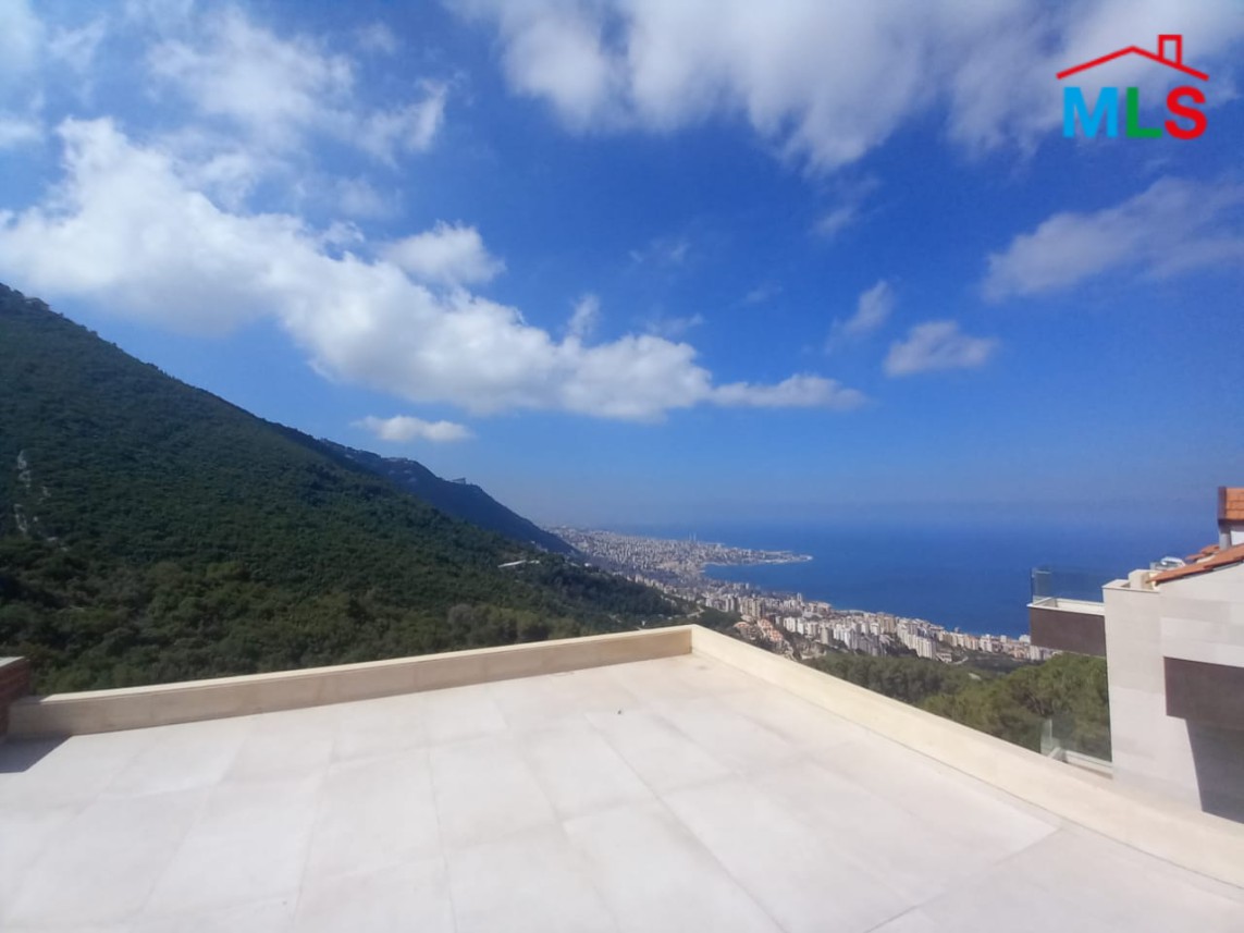 Amazing Villa for Sale in Chnaniir overlooking Jounieh and Beirut