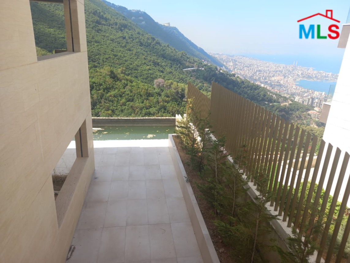 Amazing Villa for Sale in Chnaniir overlooking Jounieh and Beirut