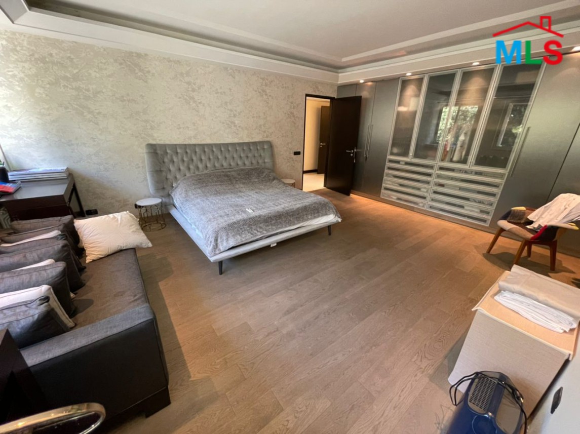 Beautiful & spacious high-end apartment for sale in Mtayleb