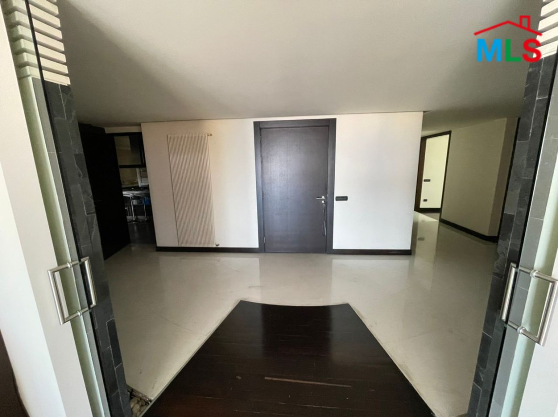 Beautiful & spacious high-end apartment for sale in Mtayleb