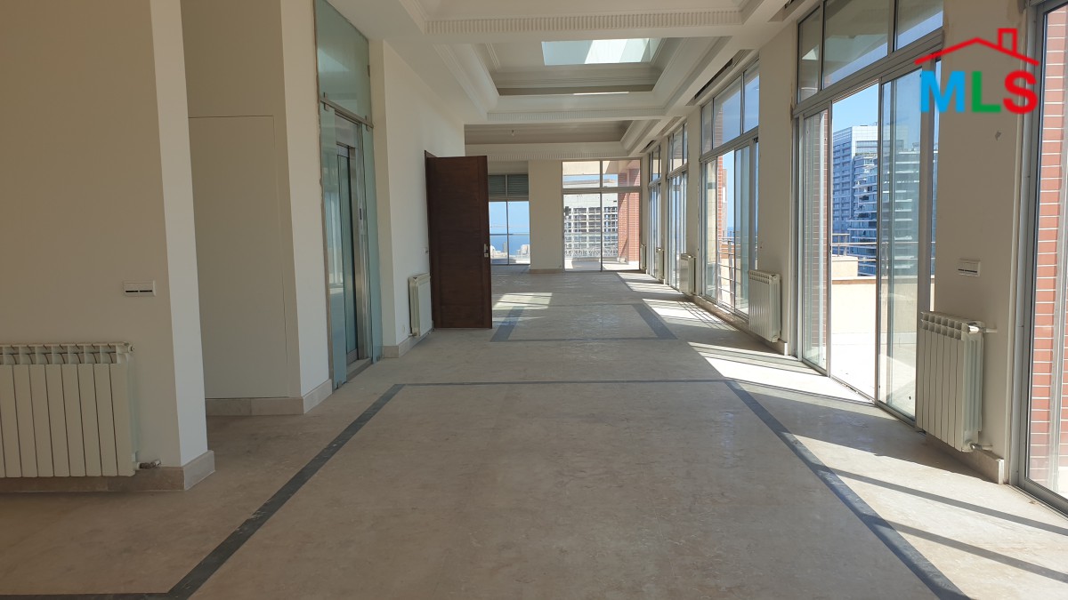 Luxurious Penthouse for Sale in Clemenceau