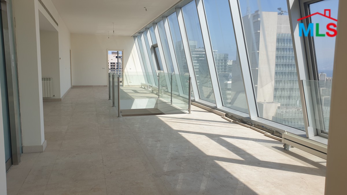 Luxurious Penthouse for Sale in Clemenceau