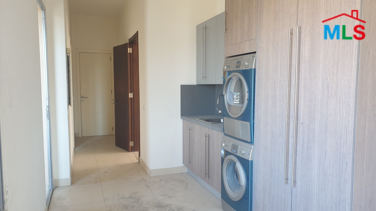 Luxurious Penthouse for Sale in Clemenceau