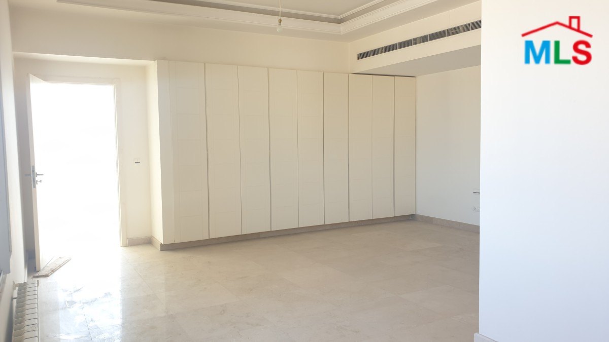 Luxurious Penthouse for Sale in Clemenceau