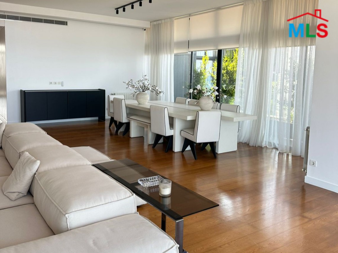 Apartment with Amazing View in a High-Rise Tower for Sale in Achrafieh