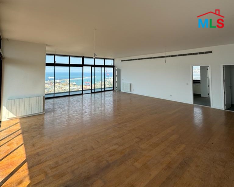 Apartment with Amazing View in a High-Rise Tower for Sale in Achrafieh