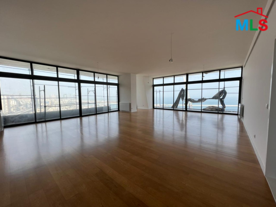 Apartment with Amazing View in a High-Rise Tower for Sale in Achrafieh