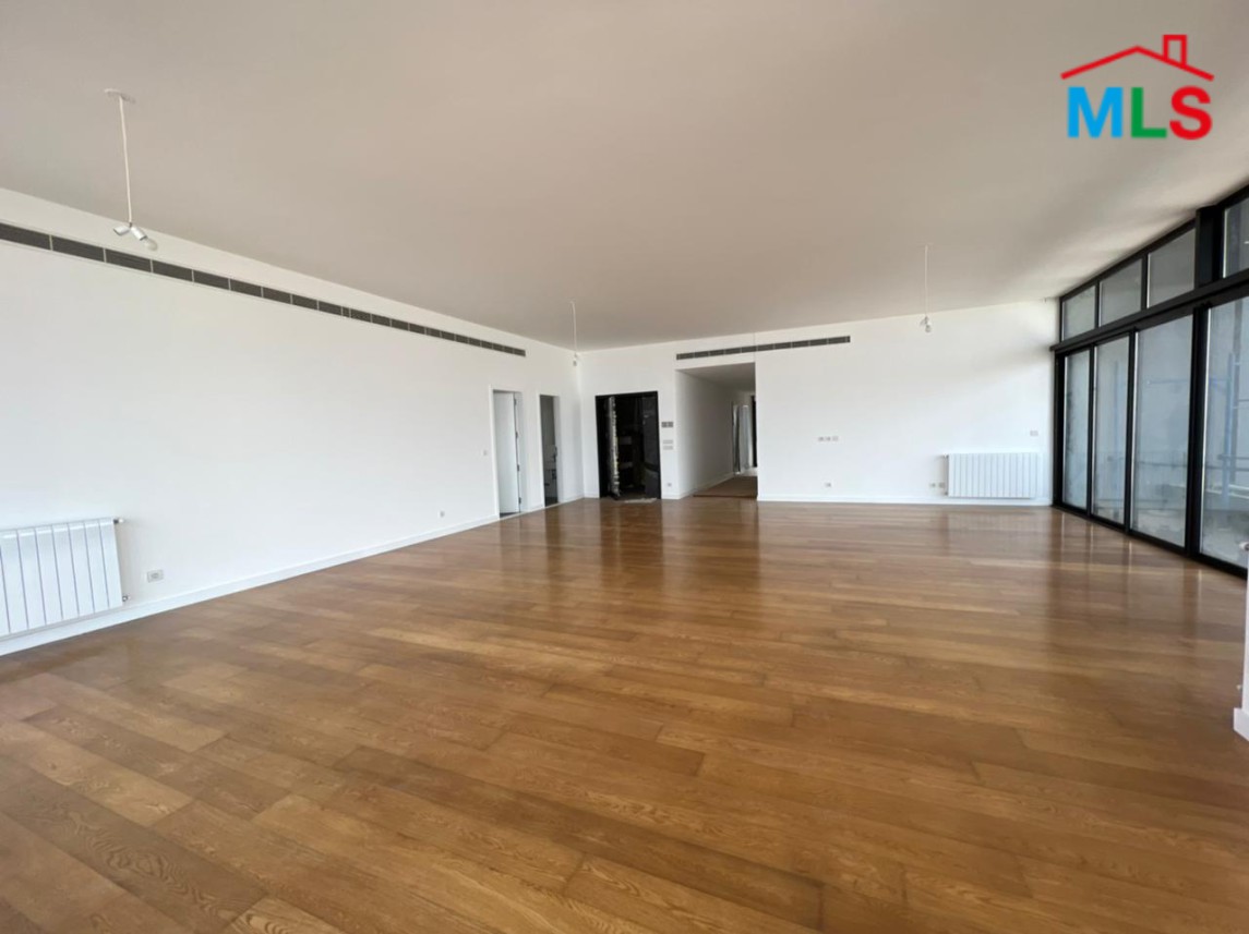 Apartment with Amazing View in a High-Rise Tower for Sale in Achrafieh