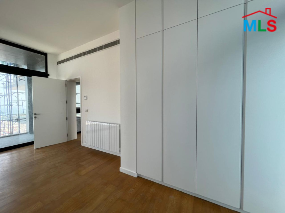 Apartment with Amazing View in a High-Rise Tower for Sale in Achrafieh
