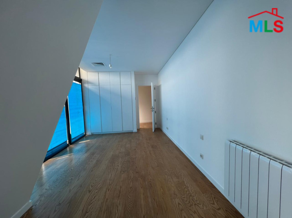 Apartment with Amazing View in a High-Rise Tower for Sale in Achrafieh