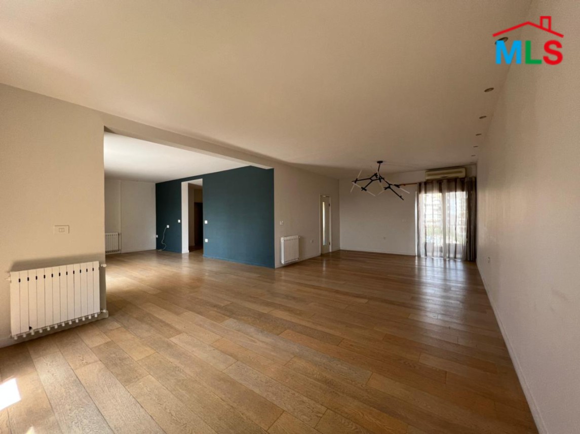 Beautiful apartment for Sale in Achrafieh with Open View