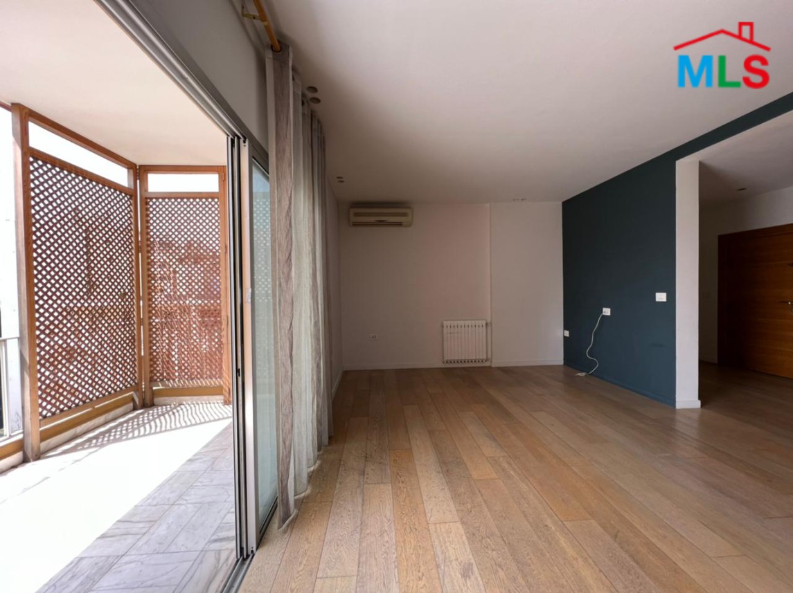 Beautiful apartment for Sale in Achrafieh with Open View