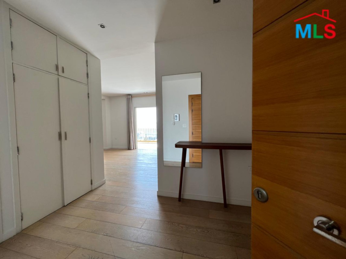 Beautiful apartment for Sale in Achrafieh with Open View