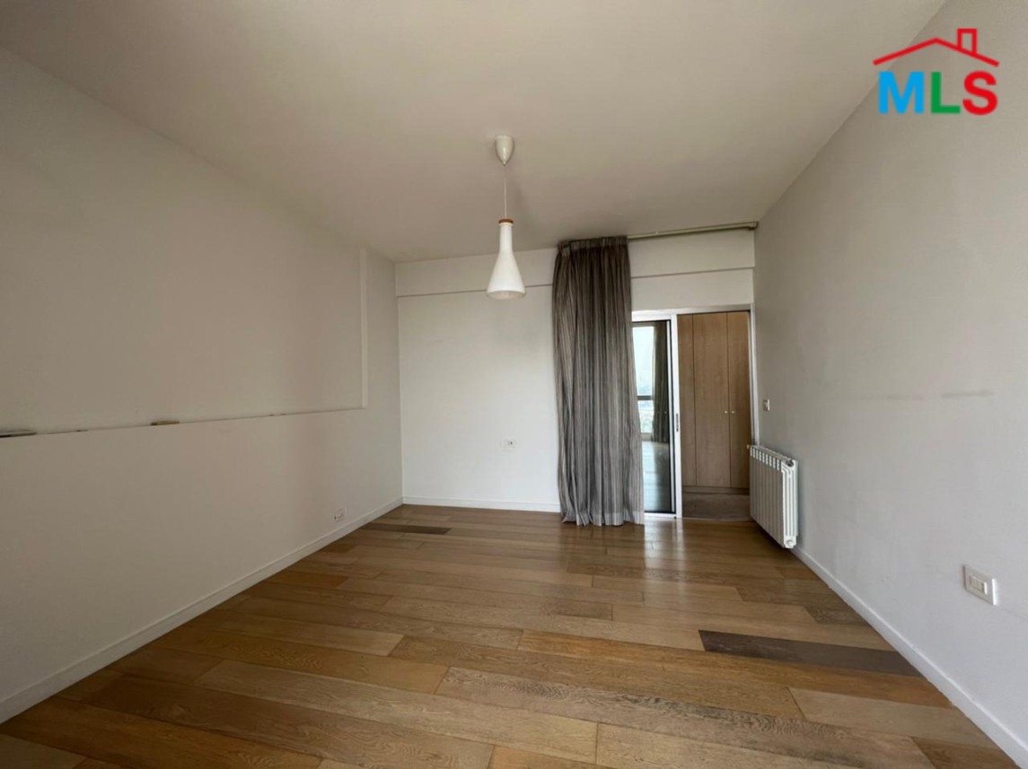 Beautiful apartment for Sale in Achrafieh with Open View