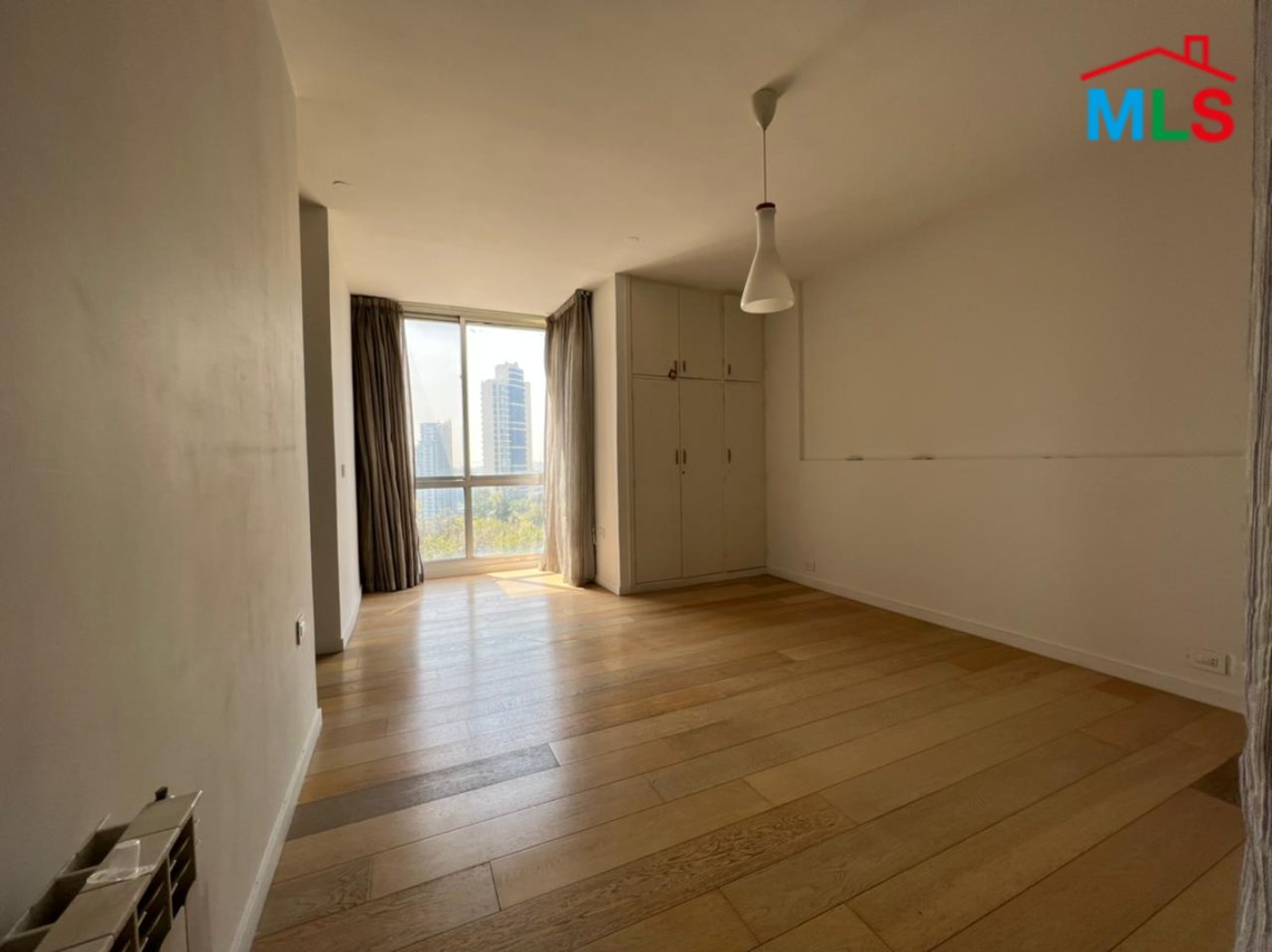 Beautiful apartment for Sale in Achrafieh with Open View