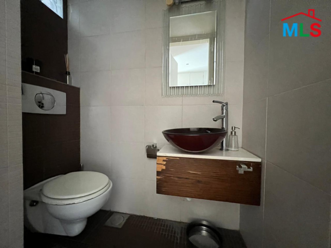 Beautiful apartment for Sale in Achrafieh with Open View