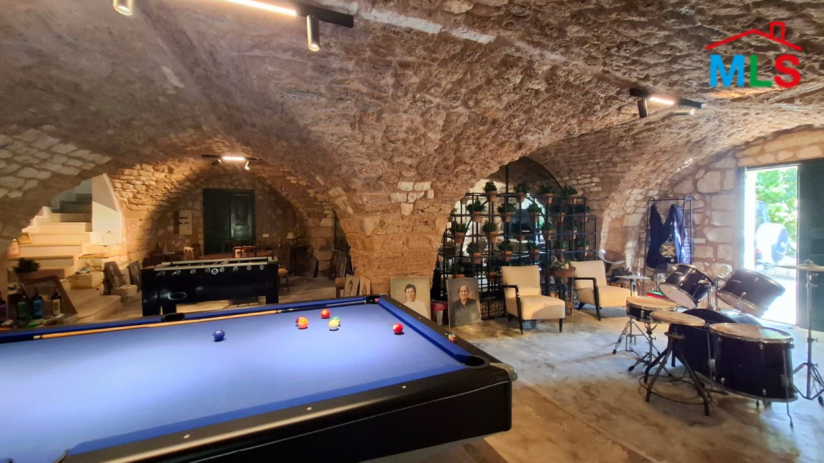 Land With Traditional Lebanese Old House For Sale In The Heart of Jbeil
