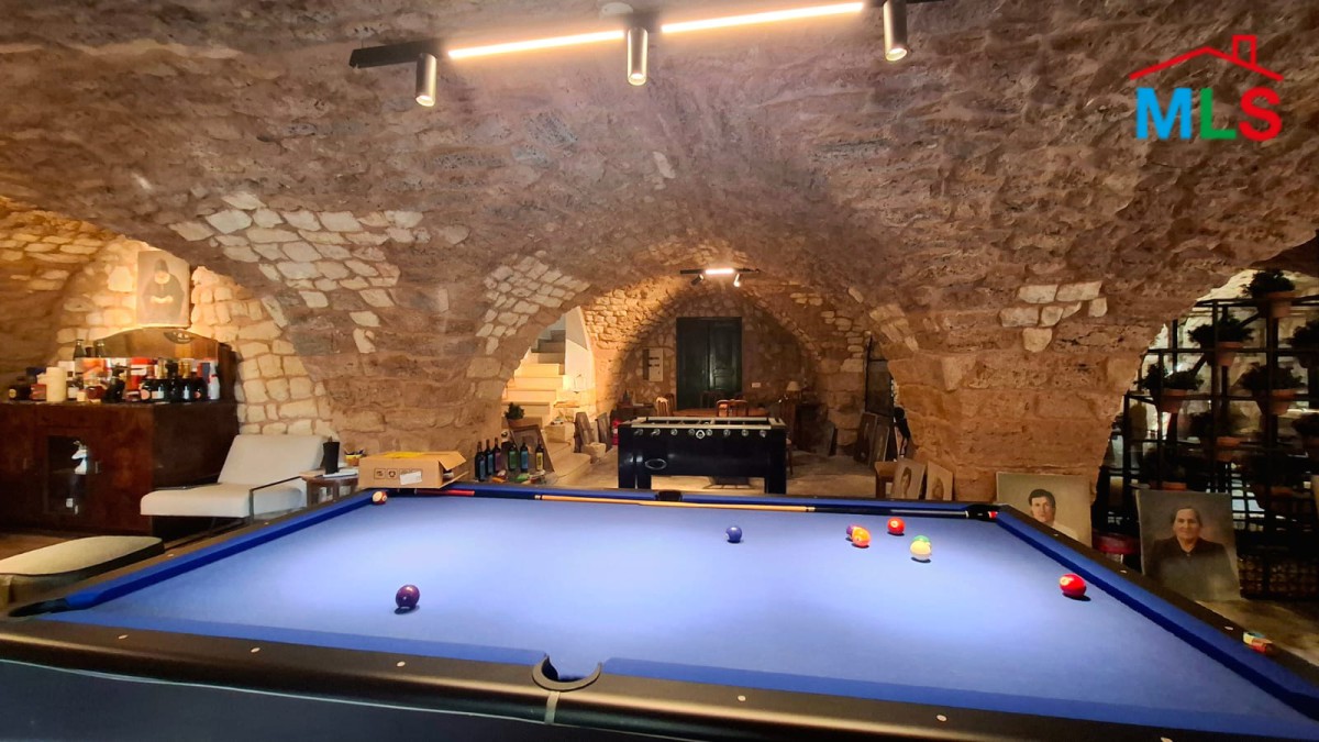Land With Traditional Lebanese Old House For Sale In The Heart of Jbeil
