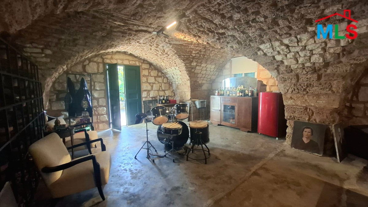 Land With Traditional Lebanese Old House For Sale In The Heart of Jbeil