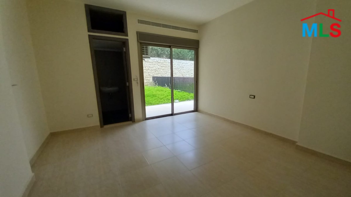 A super-deluxe apartment with garden For Sale in Sahel Alma