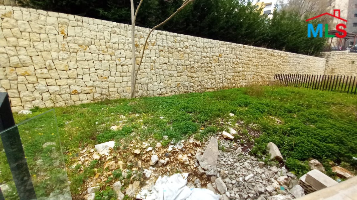 A super-deluxe apartment with garden For Sale in Sahel Alma
