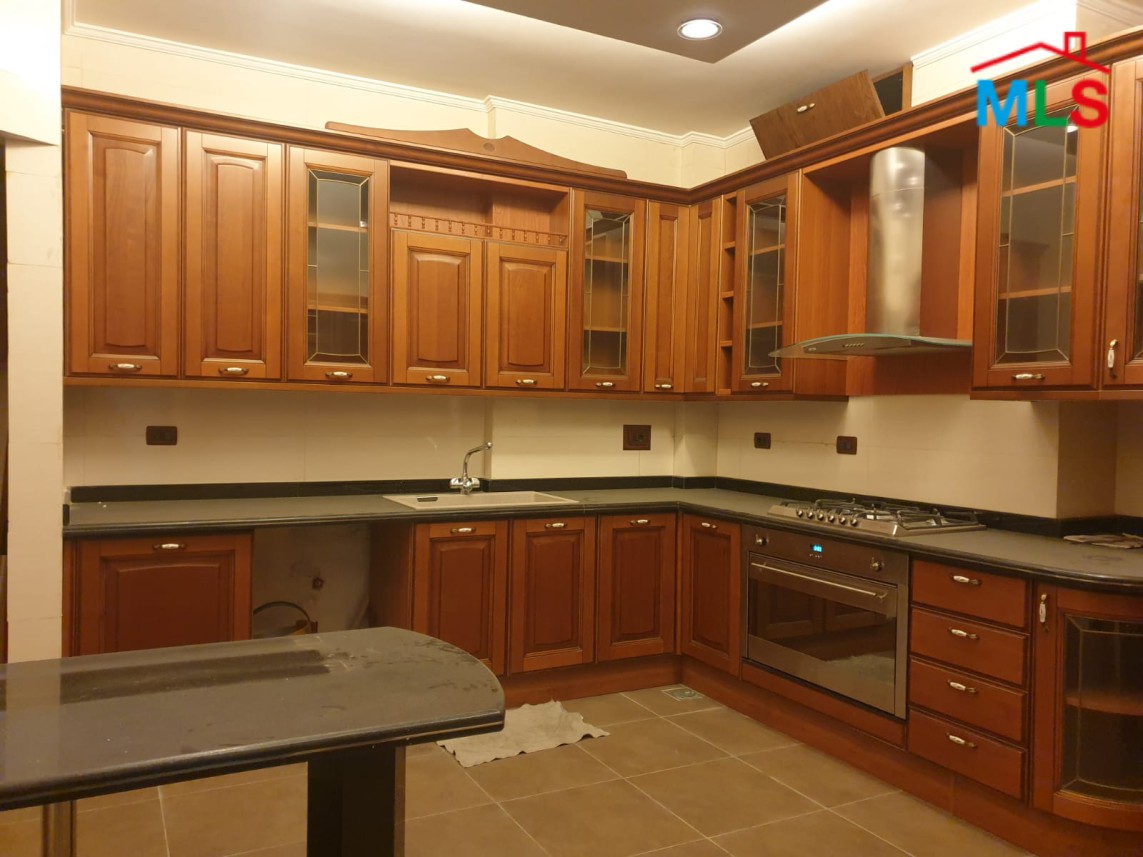 Spacious Apartment for sale in Clemenceau