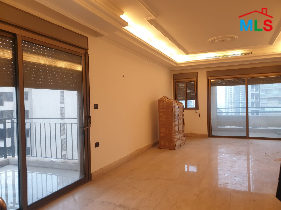 Spacious Apartment for sale in Clemenceau