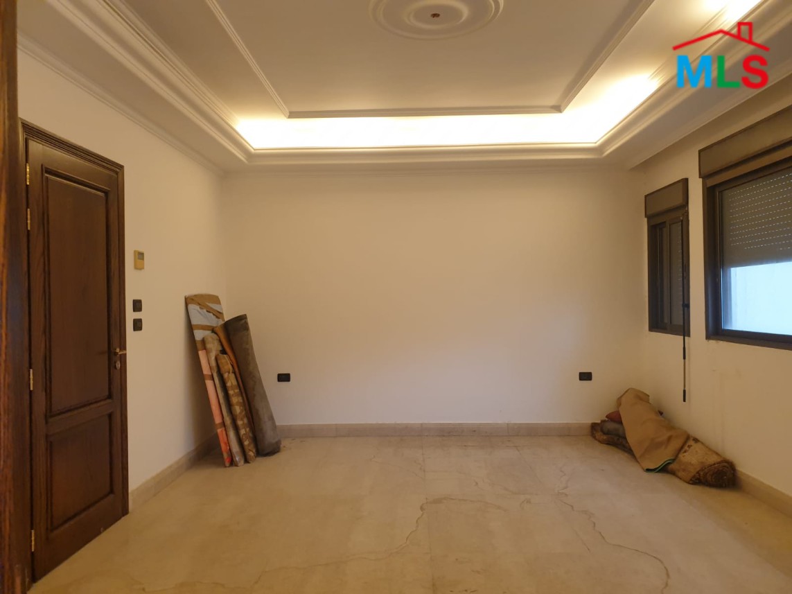 Spacious Apartment for sale in Clemenceau