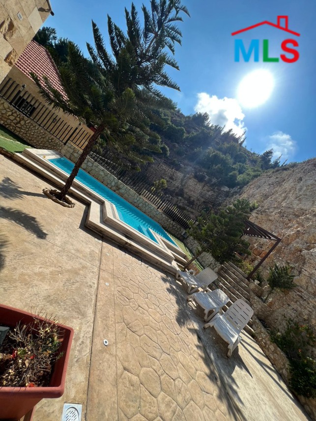 Luxurious Decorated Furnished Villa With Terrace And Garden For Sale in Fatqa
