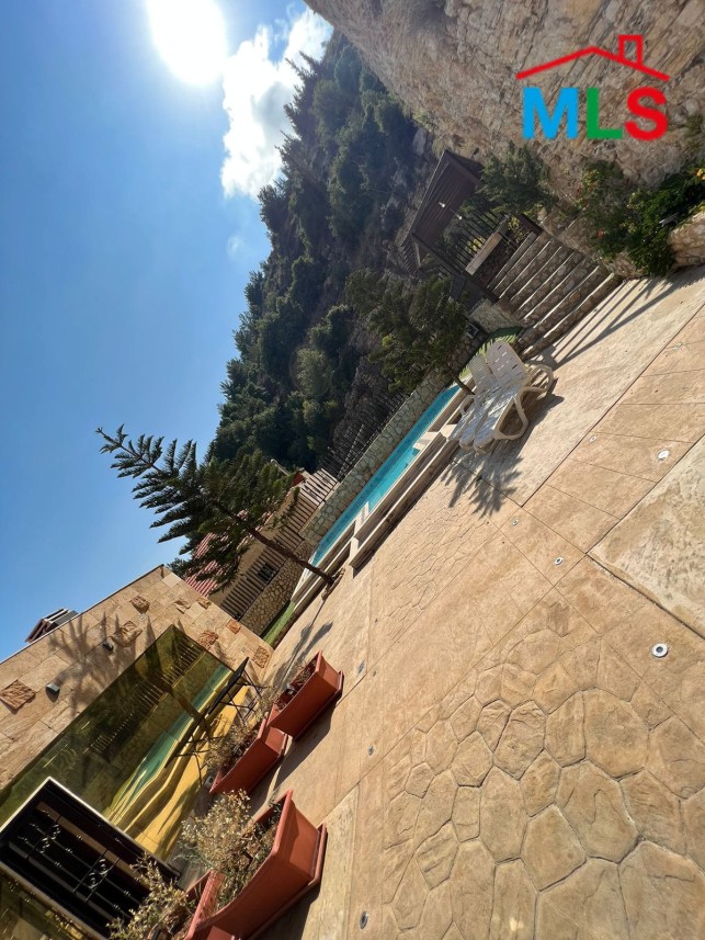 Luxurious Decorated Furnished Villa With Terrace And Garden For Sale in Fatqa