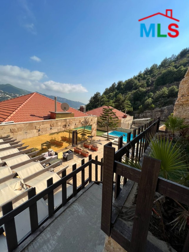 Luxurious Decorated Furnished Villa With Terrace And Garden For Sale in Fatqa