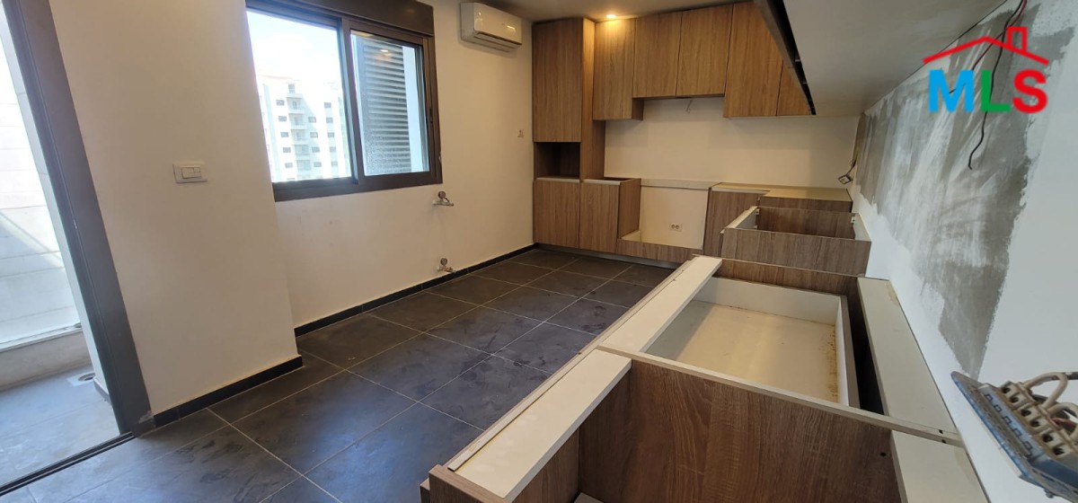 Super Deluxe 400 SQM Duplex for Sale in a prime location in Sahel alma