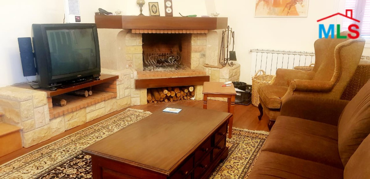 Stand Alone Chalet for Sale in San Antonio