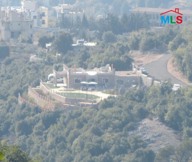 Super Deluxe Villa for Sale in Ajaltoun