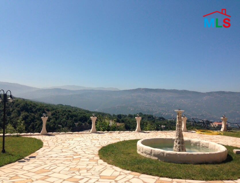 Super Deluxe Villa for Sale in Ajaltoun