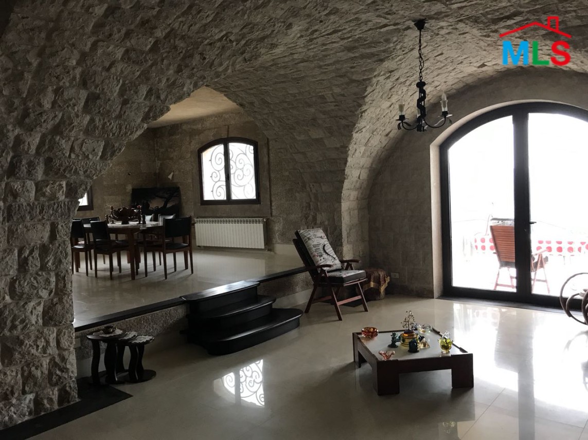 Super Deluxe Villa for Sale in Ajaltoun